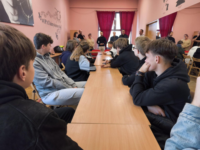 Uczniowie i pracownicy Ośrodka na wspólnym spotkaniu