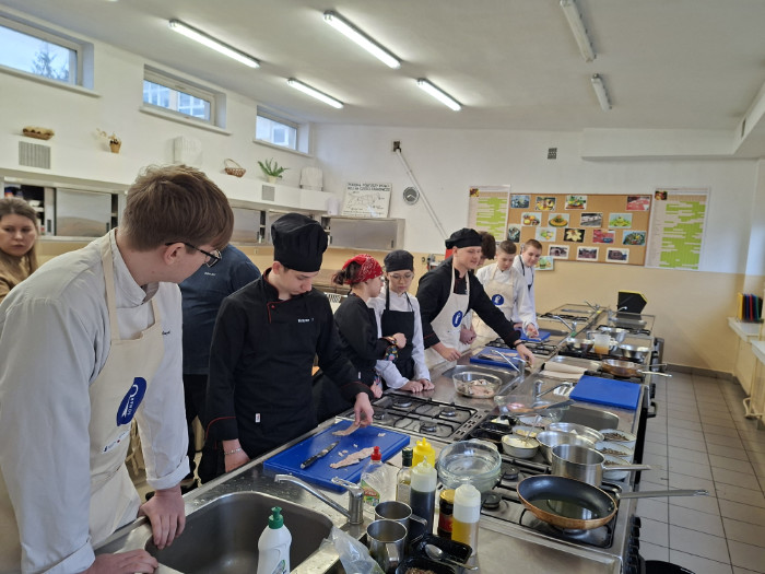 Uczniowie w trkacie praktyk